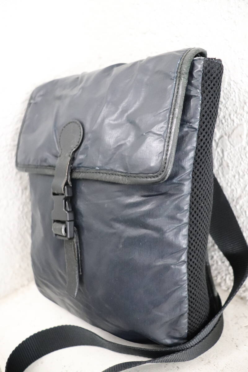 即決 90’s miu miu ミュウミュウ Archive 1990年代 コーティング地×メッシュ×レザー スクウェア型 ミニショルダーバッグ ポシェット 紺拍卖