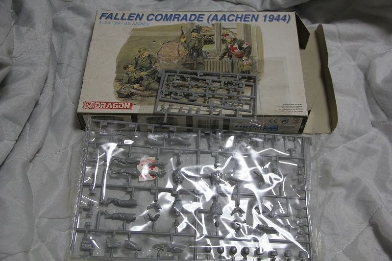 1/35 負傷兵 と 軍医 アーヘン 1944 DORAGON '39-'45 SERIES 6119 検索 WWII ドイツ軍 FALLEN COMRADE AACHEN グッズ拍卖