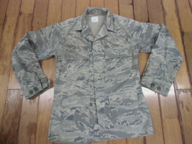 h40 ミリタリー サバゲー 米軍放出品 AIR FORCE 迷彩服 作業服 ジャケット シャツ アメカジ カモフラ コンバット コスプレ 34R XSサイズ拍卖