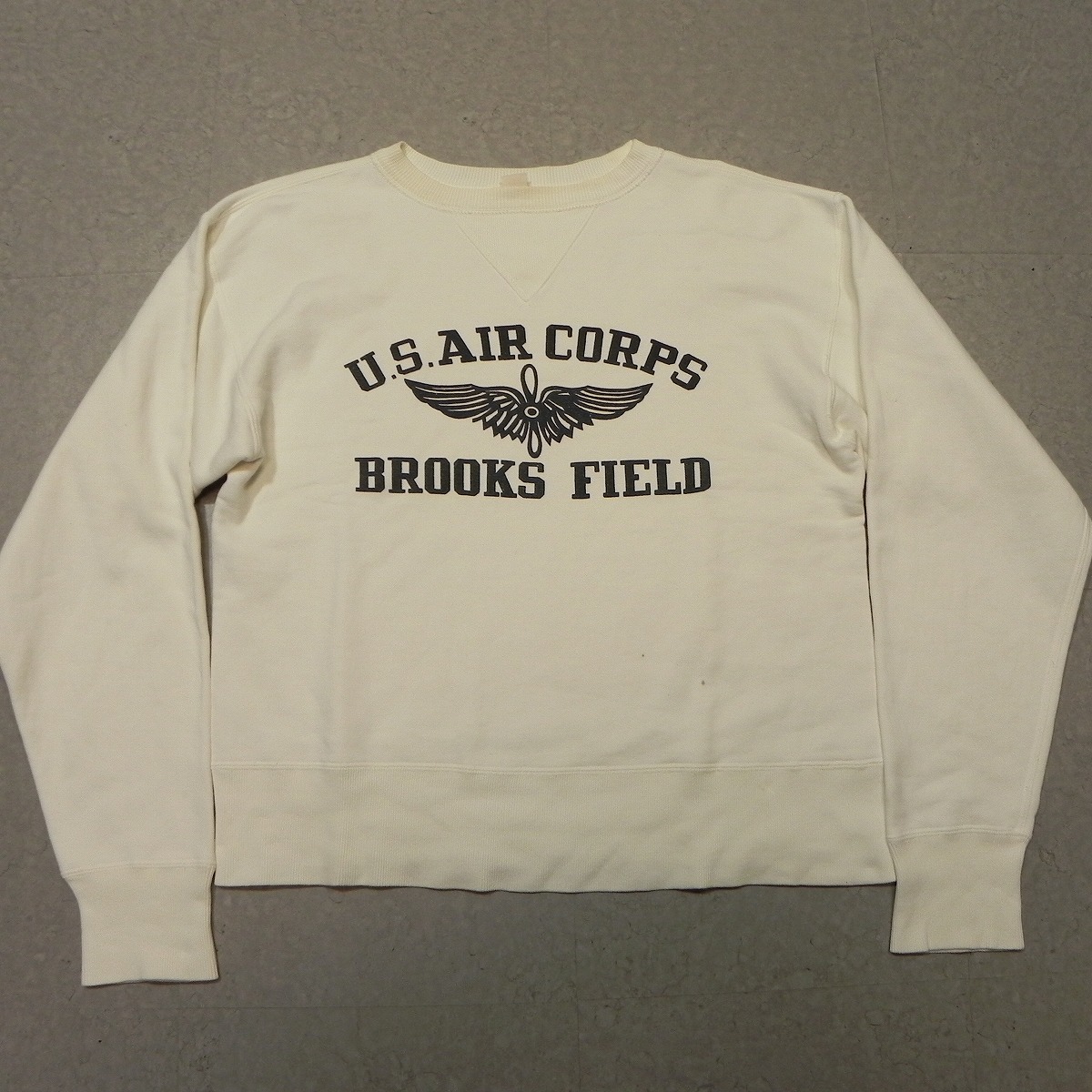 リアルマッコイズ スウェット 米空軍 U.S AIR CORPS BROOKS FIELD サイズ 42 前V スウェット 白 ホワイト 古着 ミリタリー ★h拍卖