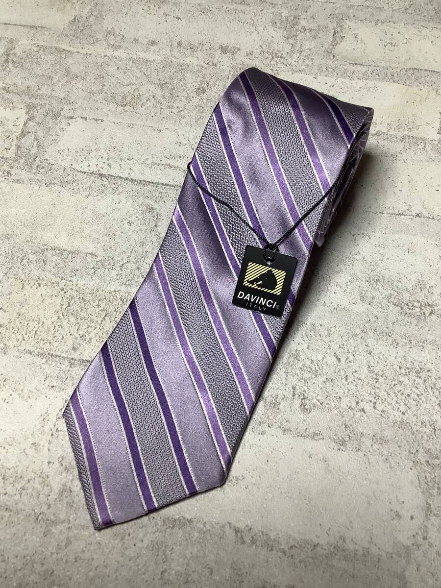 新品未使用処分サービス★DAVINCI ダヴィンチ シルク100%ネクタイ お洒落でゴージャスな明るいパープル 逆ストライプ 少し長い目サイズ拍卖