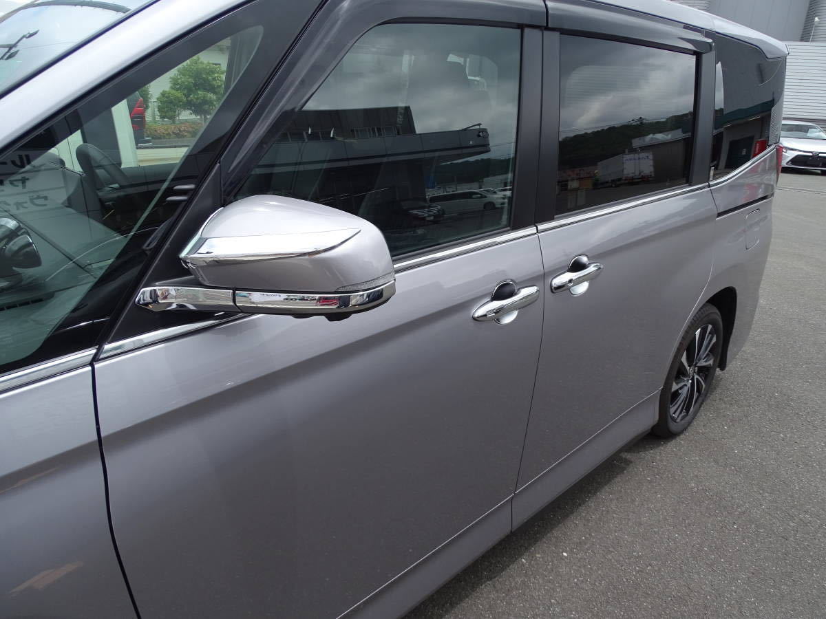 売り切り!未使用 現行型 90系 ノア ヴォクシー ドアミラー鏡面メッキ ドアミラーカバー メッキアンダーモール 左右4ピース拍卖