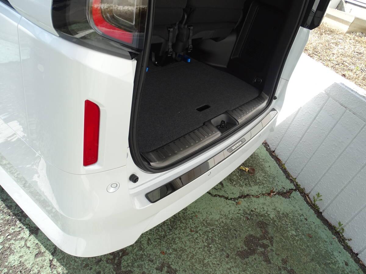 日産 セレナ C28系 リアバンパーガード&ラゲッジインナープレート左右 ブロンズブラックカラー 3PCS 貼り付けドレスアップ 愛車の保護に拍卖