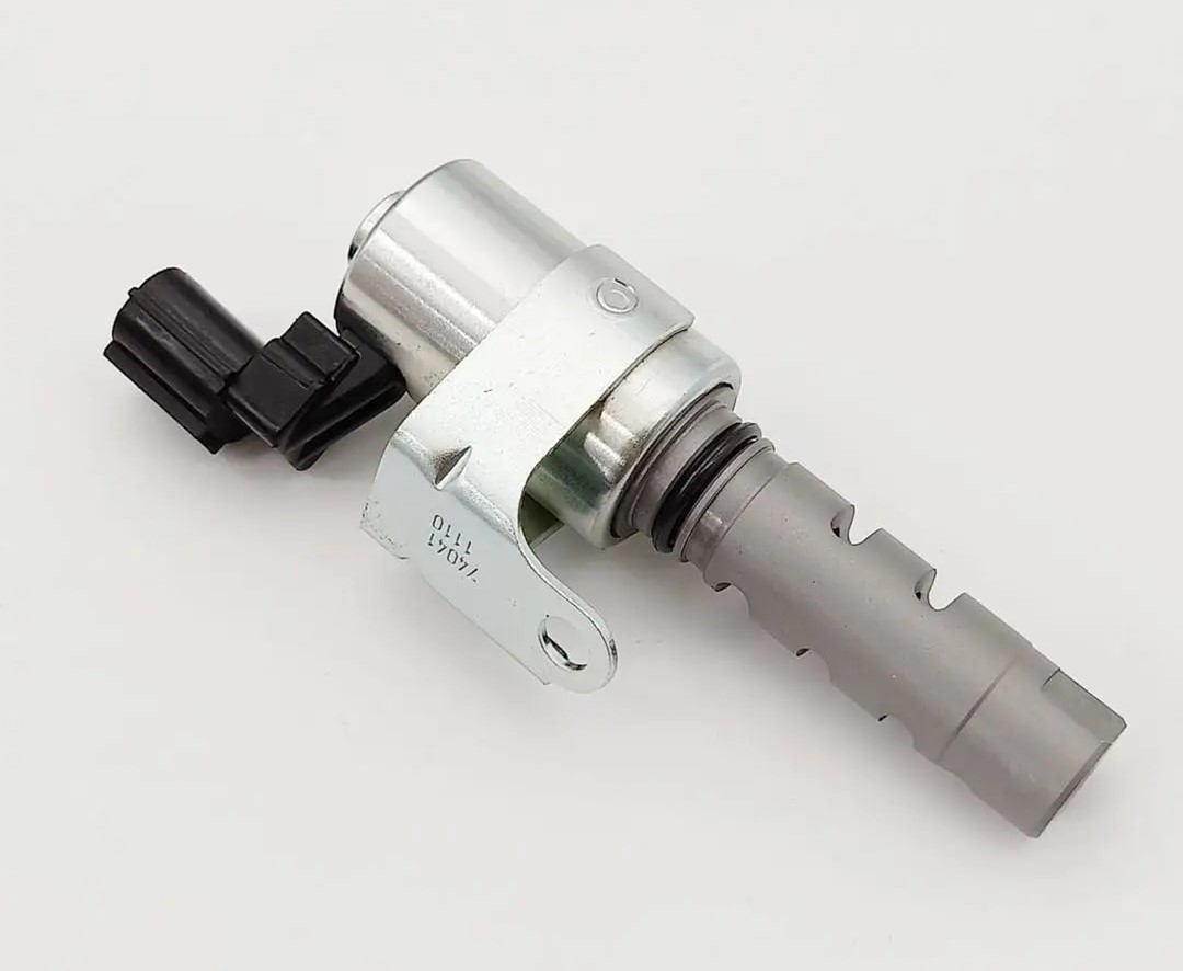 新品 未使用 トヨタ 純正 アルテッツァ SXE10 カムシャフトタイミング VVT-i オイルコントロールバルブ ソレノイドバルブ(排気側のみ) 拍卖