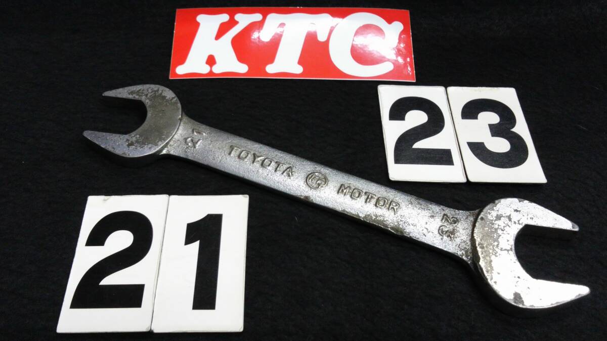 <18026> KTC製 TOYOTAブランド 旧ロゴ スパナ オープンエンド 21-23mm 当時物 旧車拍卖