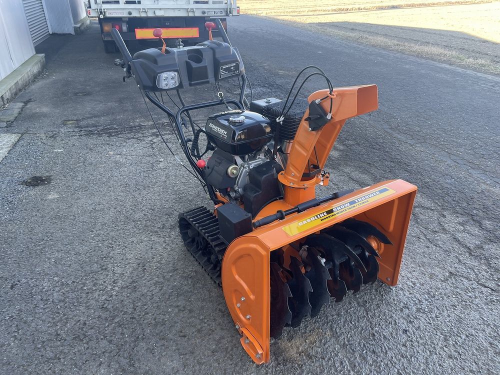 【茨城県常総市】未使用品 WUYI COLORED GARDEN TOOL 除雪機 スノーブロワー 除雪幅70cm ガソリン セル付き 雪かき #JP100001123拍卖