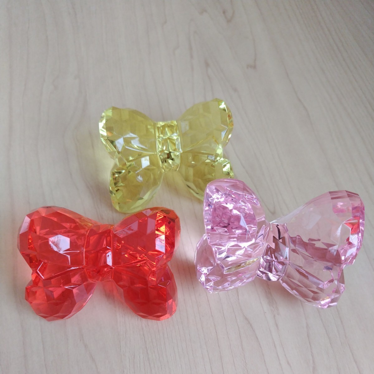 アクリルアイス リボン 3点 (レッド・ピンク・イエロー) セット 置物 ディスプレイに! ★非売品・新品・未使用★拍卖