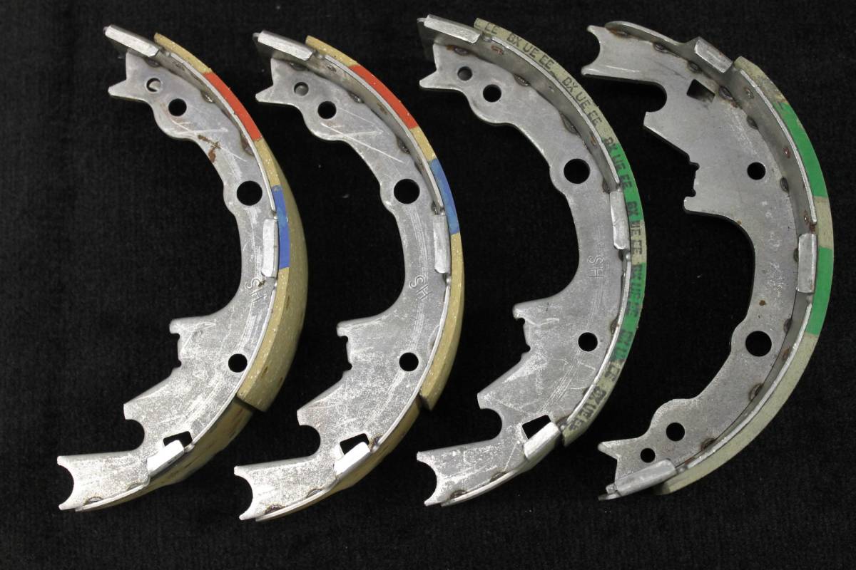 ジープチェロキー XJ ブレーキシュー リア用 1990-2000年 クライスラー純正 4723367AB JEEP CHEROKEE XJ/YJ/TJラングラー拍卖