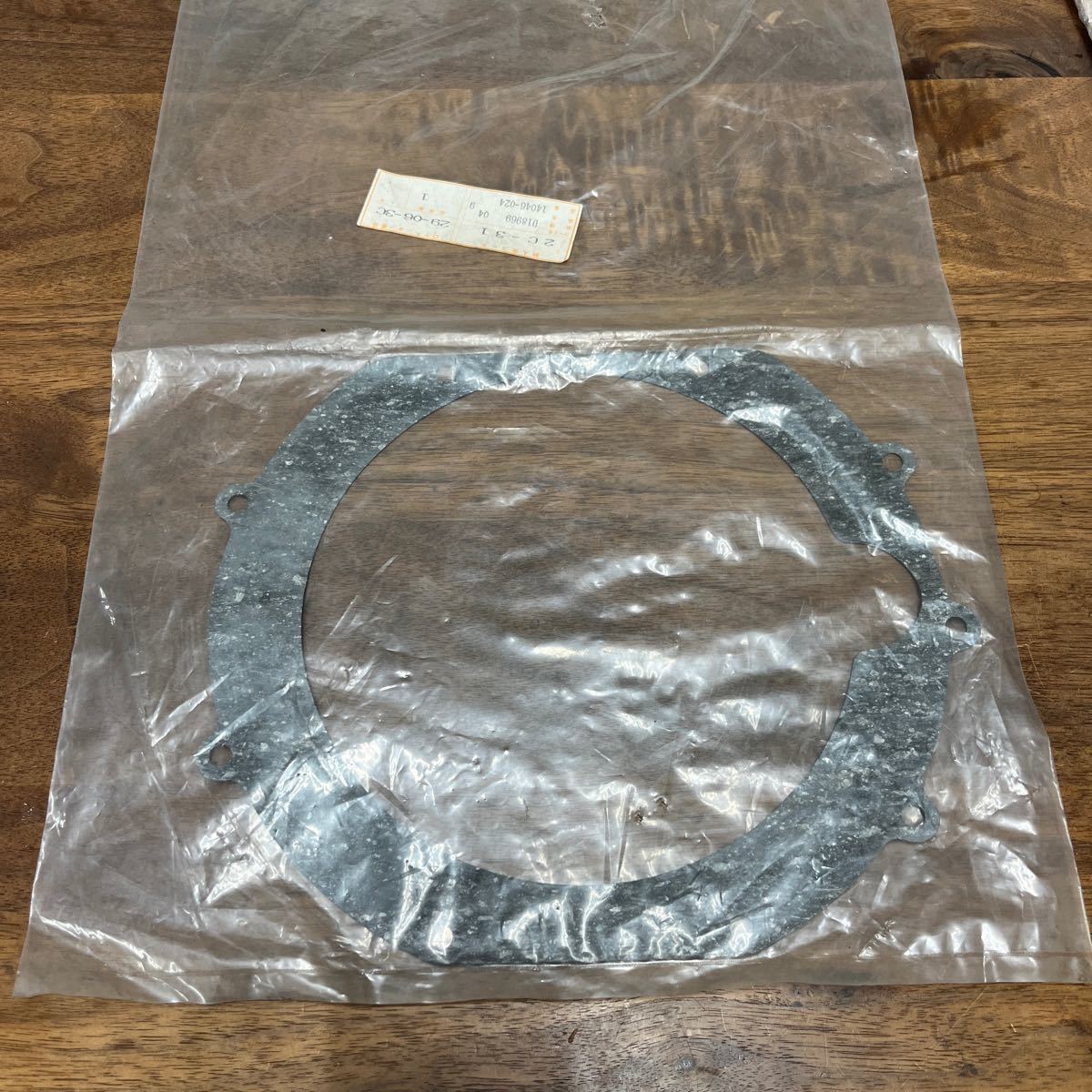 MB-2338★クリックポスト(全国一律送料185円) Kawasaki カワサキ 純正品 14046-024 クラッチカバーガスケット Z750RS他 M-4/②拍卖