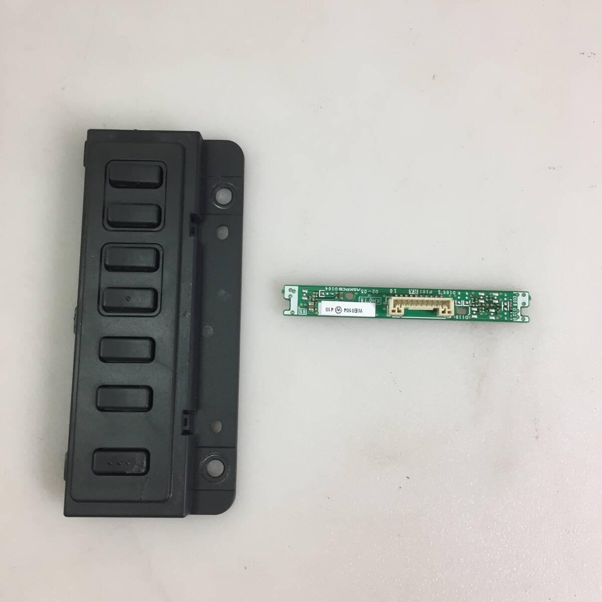 □SHARP AQUOS 55V型 液晶テレビ 4T-C55CQ1 リモコン受光部+電源スイッチ セット拍卖