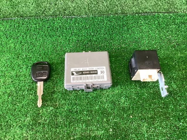 ミラ TA-L250S キーレスリモコン L S28 89070-B2020拍卖