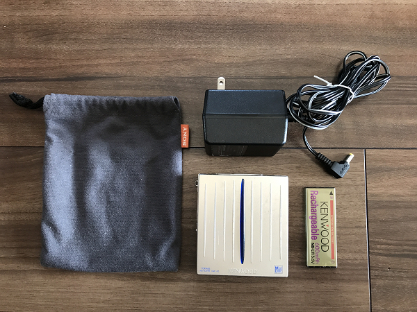 中古 KENWOOD Portable MD Player ケンウッド ポータブルMDプレーヤー DMC-K5 シルバー 簡単な動作確認OK/本体/アダプタ/SONYの巾着拍卖