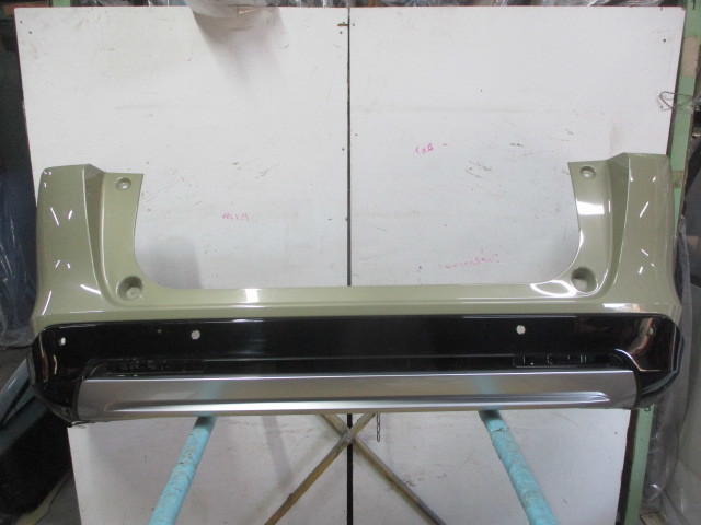 ホンダ ヴェゼル RV5 リヤ リアバンパー YR656P 71501-3M0-0000 71501-3M0-000ZA *個人宅配送不可*拍卖