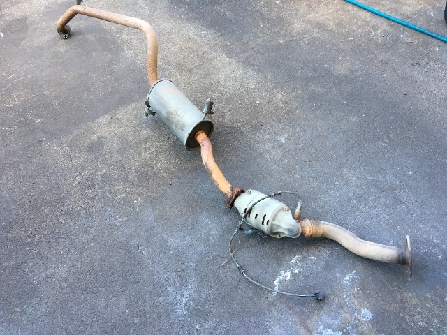 230303 フリード GB3 エギゾーストパイプ フロントマフラー触媒付 センターマフラー付 サビあり 個人宅配送不可/法人宛てか営業所可能拍卖