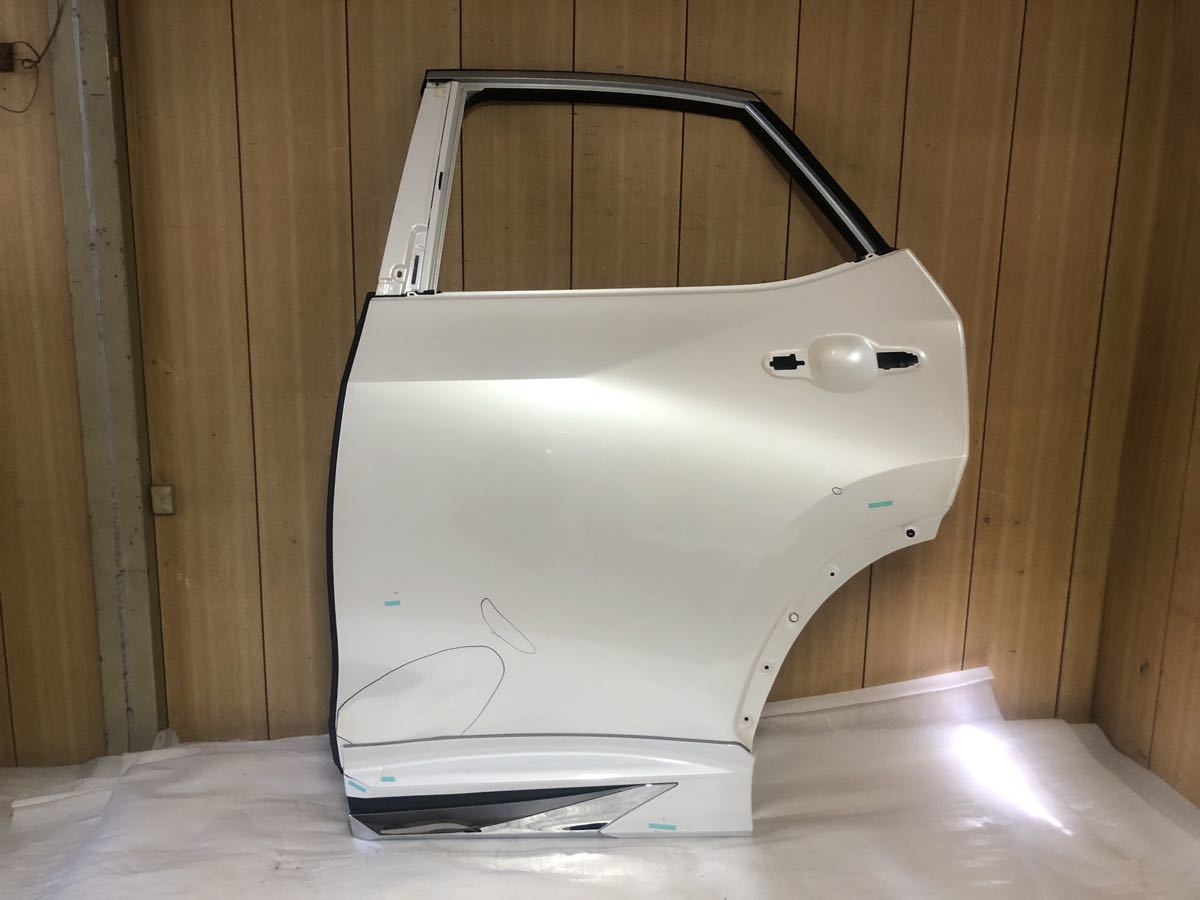 レクサス NX 20系 AAZA20/25 AAZH20/25/26 TAZA25 純正 左 リア ドア モデリスタサイドスカート付 ホワイトパール系拍卖