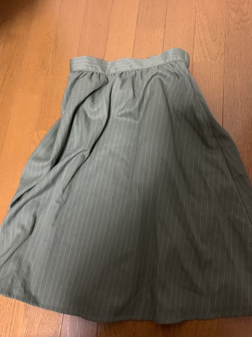 即決!新品タグ付き!chocol raffine robeショコラフィネローブ★カーキ色スカート★Mサイズ拍卖