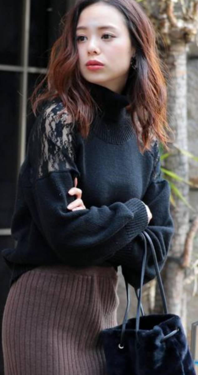 ☆レースショルダータートルニット☆自宅保管未使用タグ付き拍卖