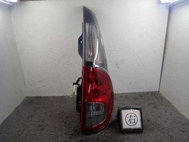 MRワゴン DBA-MF33S 右テールランプ ZSE 35650-50M00拍卖