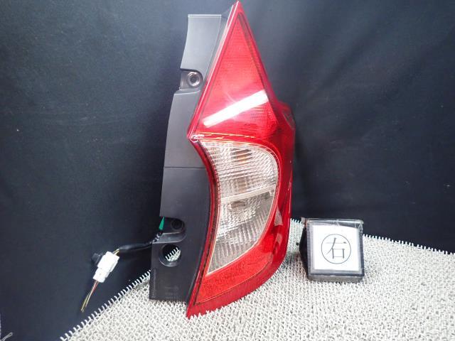 ノート DBA-E12 右テールランプ KH3 26550-3VA5A拍卖