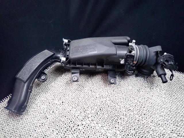 ヴィッツ DBA-NSP135 エアクリーナーASSY 070 17700-47151拍卖