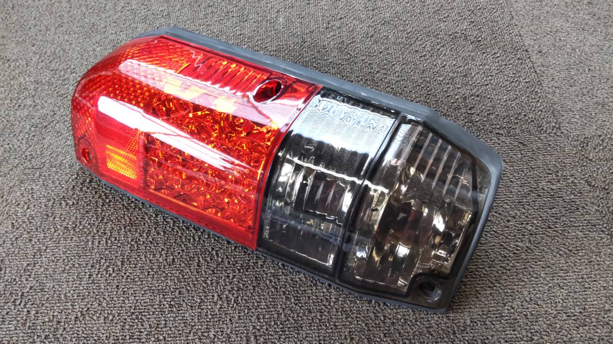 #35 【ランクル】DEPO製 LED テールランプ 右 R 08-212-1974R 08-212-1974R-B拍卖