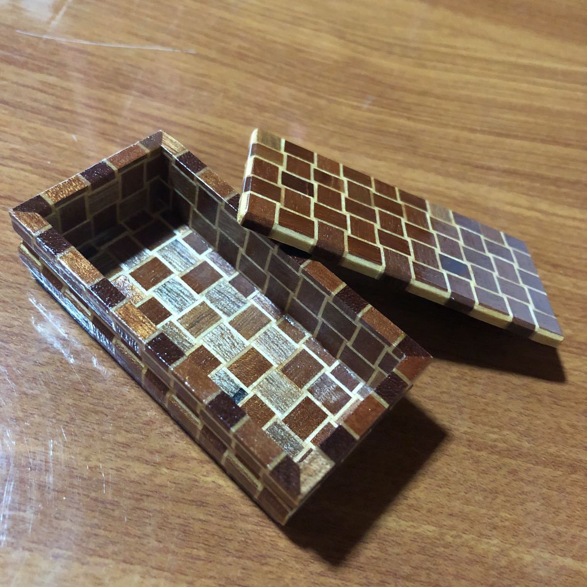 〈送料無料〉寄木細工 箱根細工 爪楊枝ケース つまようじ 小物入れ 小箱 爪楊枝入れ 無垢 天然木 工芸品拍卖