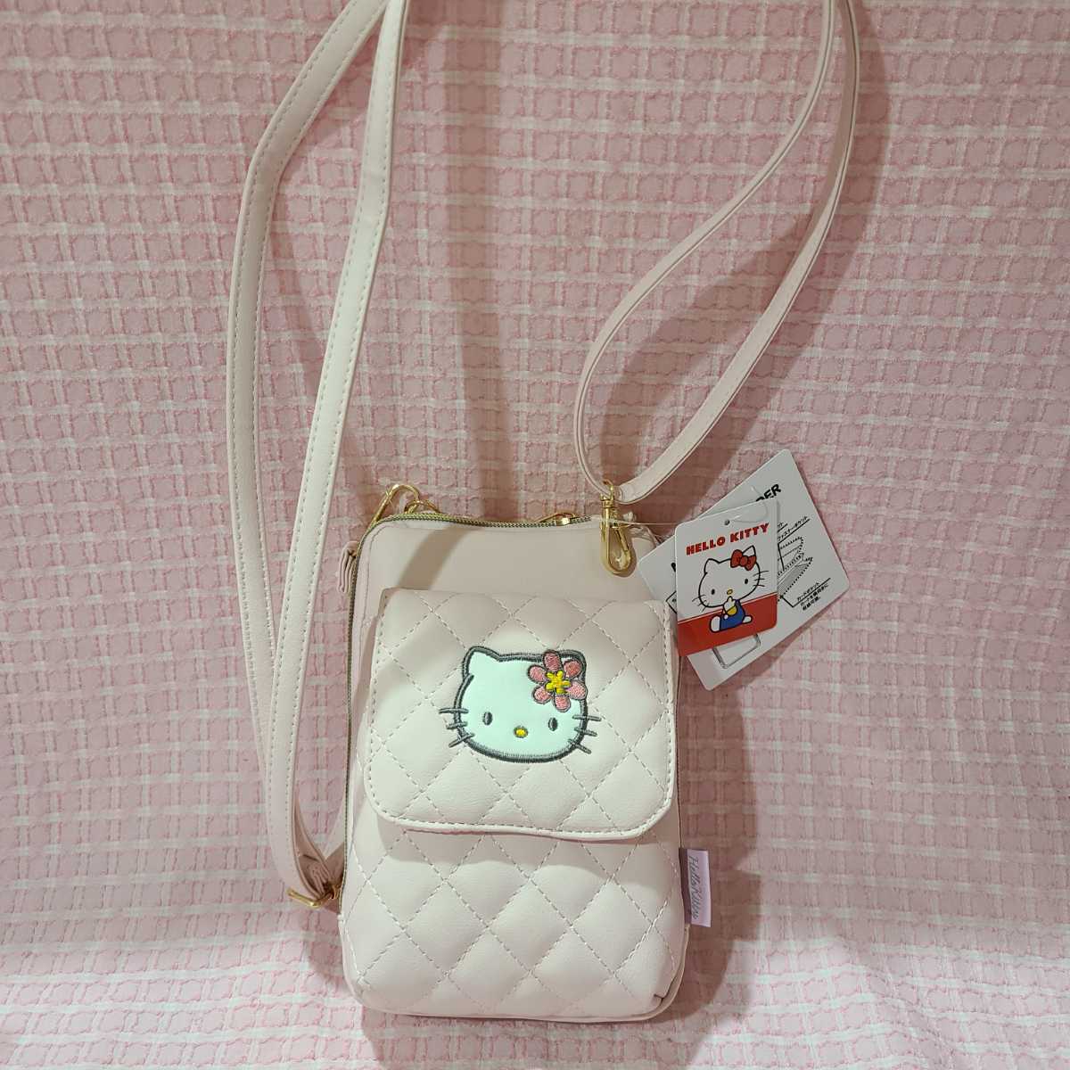 【サンリオ】キティ キルトシリーズ マルチショルダー バッグ スマホショルダー 1Z9691kR602拍卖