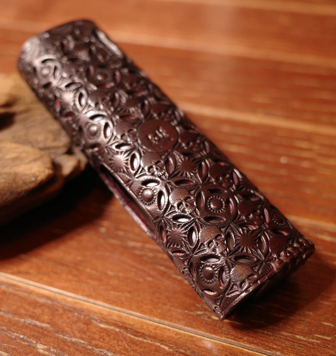 【lil HYBRID】リルハイブリッド 本革製ケース skull透彫 ll01拍卖