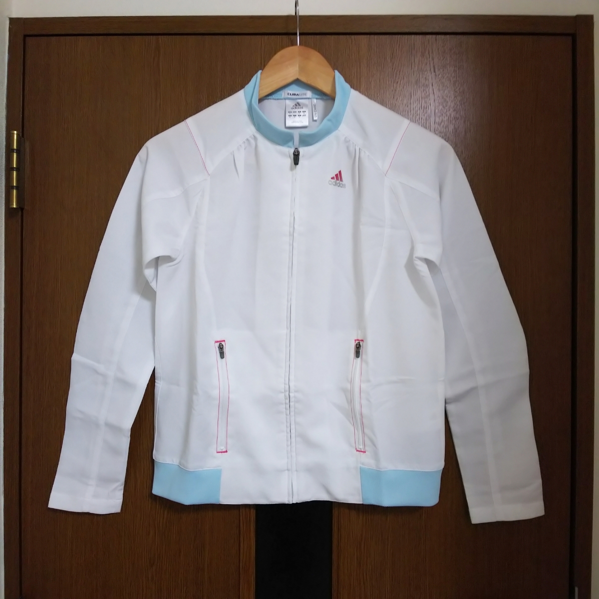 【スポーツ】adidas アディダス 薄手 長袖 ジップジャケット ブルゾン レディース Sサイズ ホワイト グラデ―ションラメロゴ UV CARE拍卖