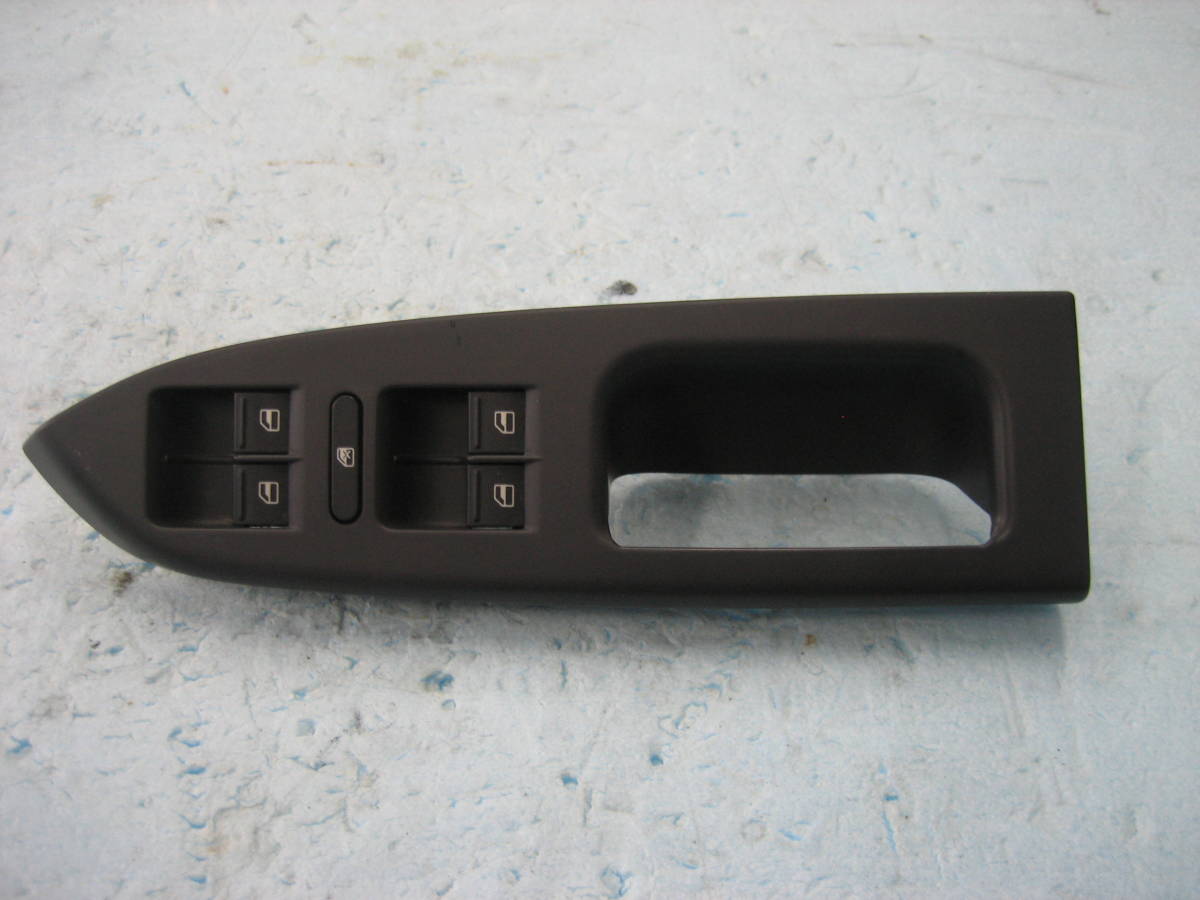 09年 トゥーラン 右Fパワーウィンドスイッチです。拍卖