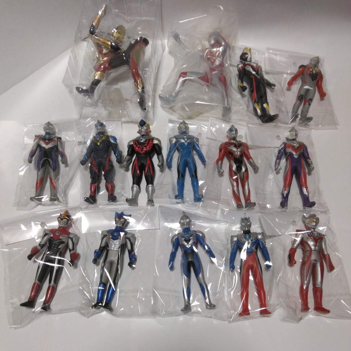 ウルトラマン 関連商品まとめて出品 ソフビ フィギュア (15点)バンダイ 円谷プロ作品 当時品 保管品拍卖