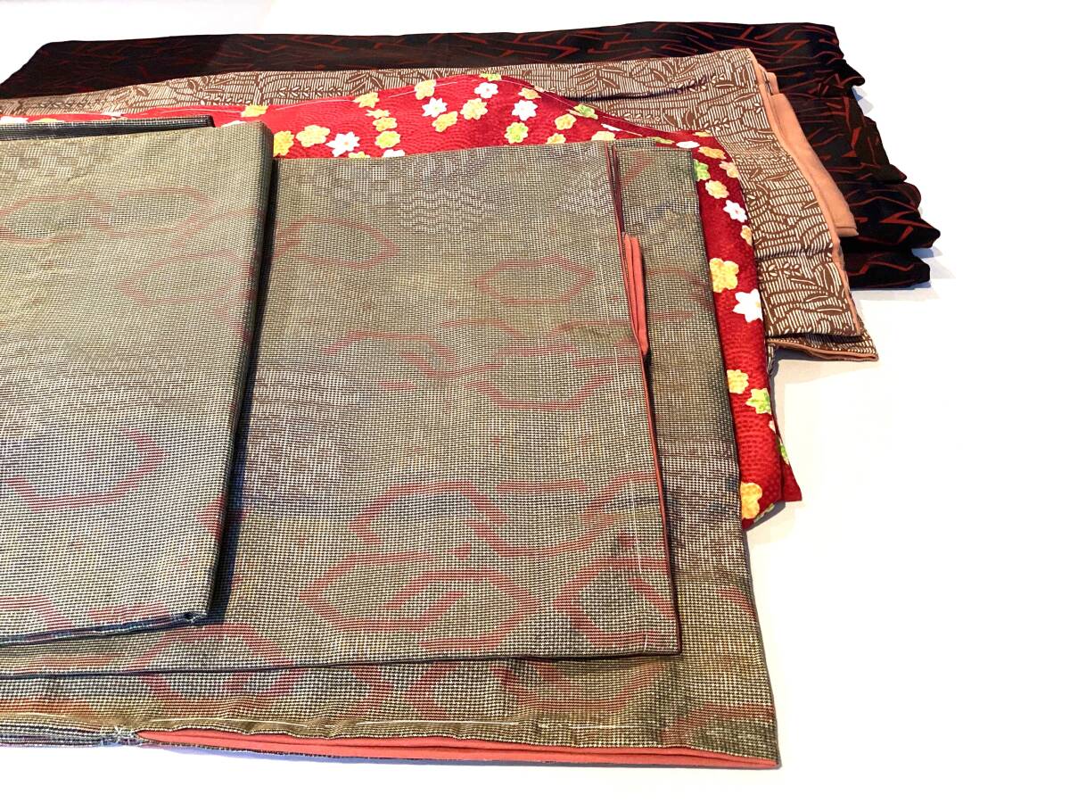 D98 着物4点まとめ売り 赤 黒 茶色 着物リメイク用材料 衣装 着物 ハンドメイド拍卖