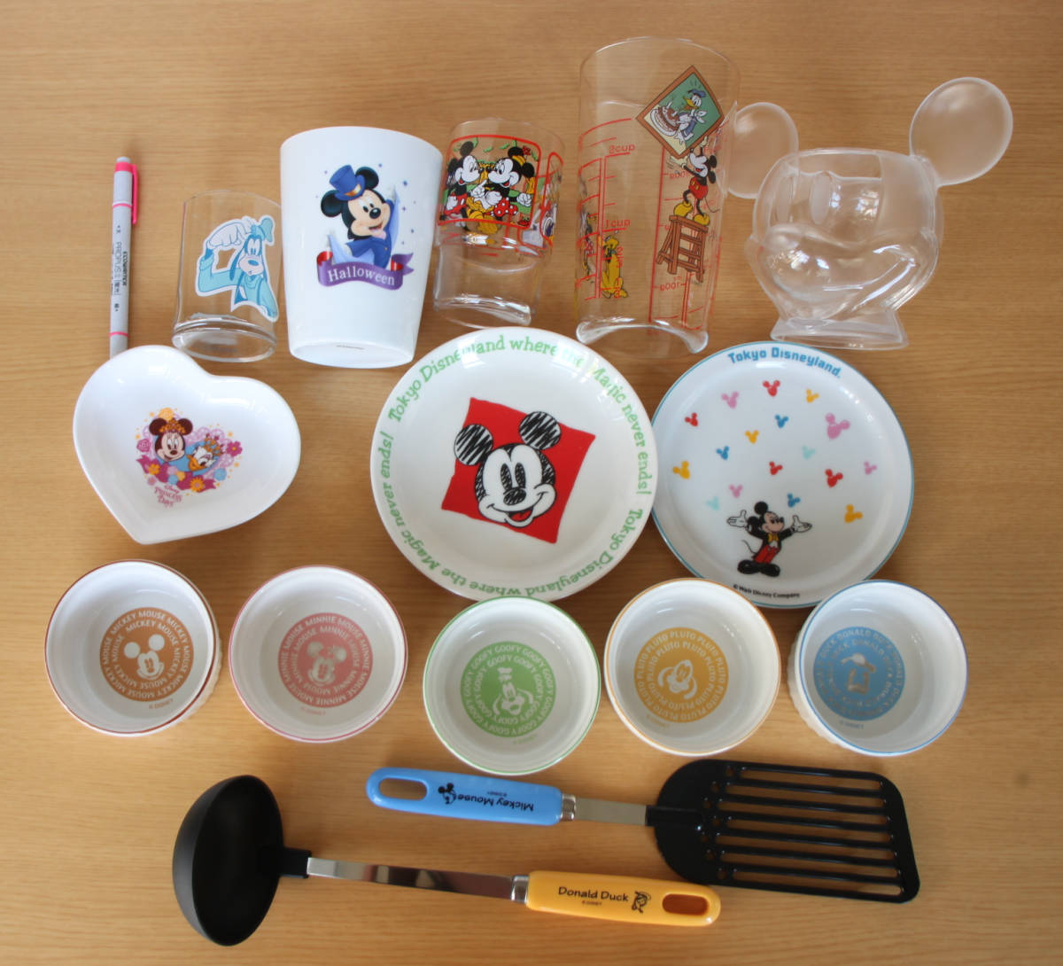 21-22■ディズニー■「グラス」「タンブラー」「プレート」「ココット」「計量カップ」 「ミッキーの顔のスーベニア」拍卖