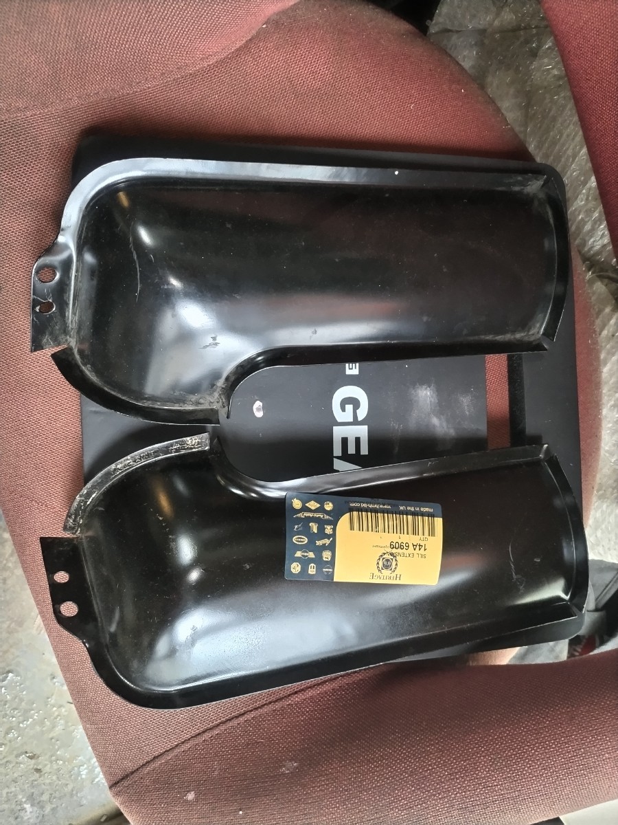 BMC ミニ Mk1カントリーマン&トラベラー〜最終型バンピックアップまで リアロアバランスパネル左右セット 希少ヘリテイジ純正品拍卖