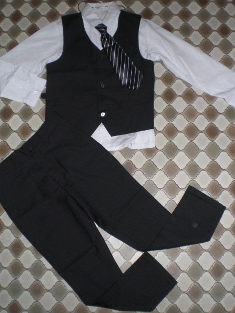 ウ:YUANLU フォーマルパンツ ネクタイ ベスト チーフ4点組 黒 7# 130㎝位? 入学式卒業式七五三 拍卖