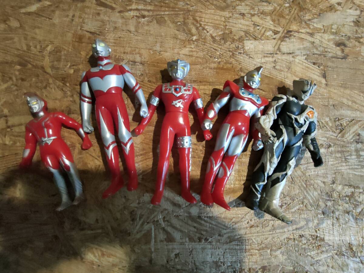 ウルトラマン ソフビ フィギュア 5体まとめ売り チャック アストラ キリエロイド グレートAUS 他  円谷プロ  日本製 拍卖