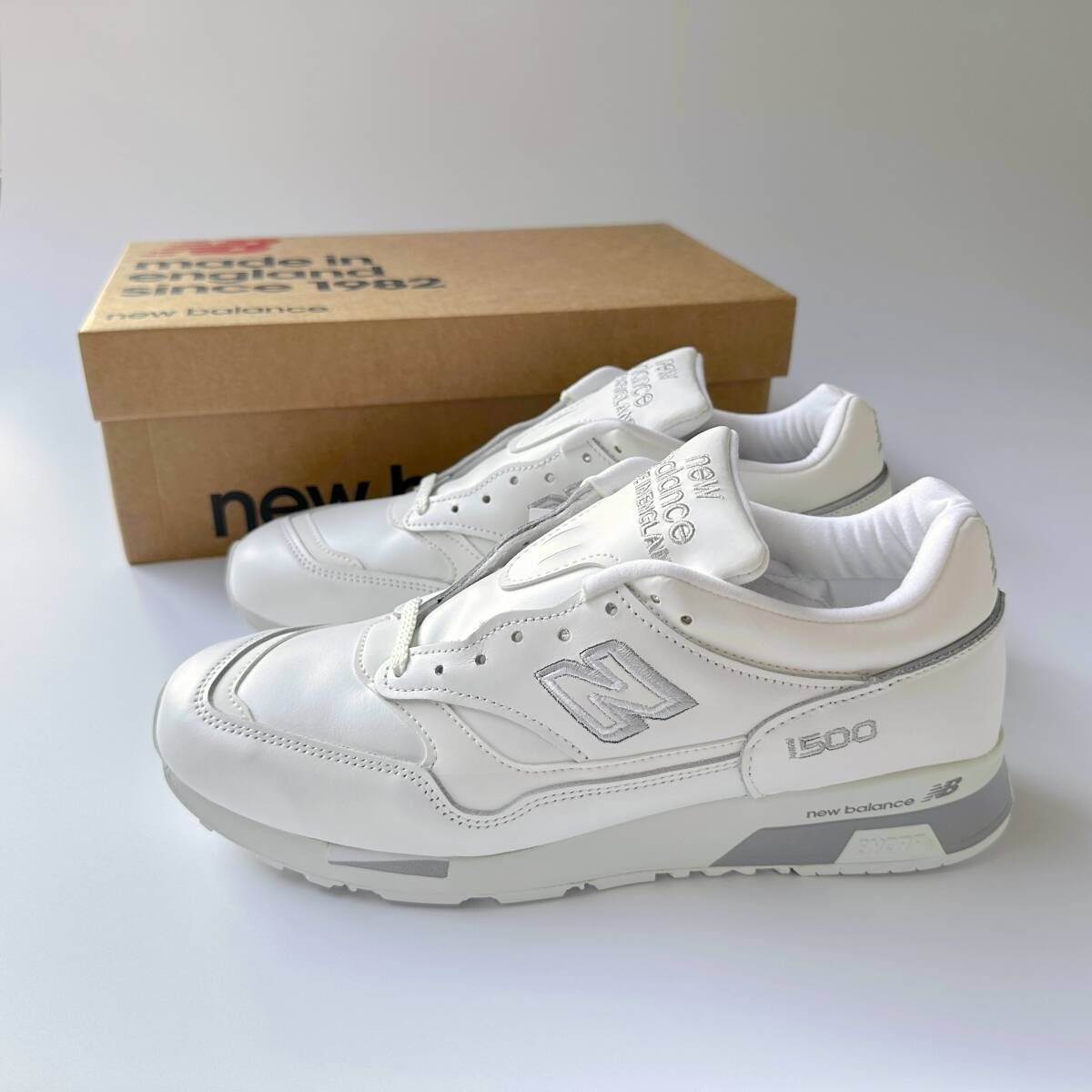 国内正規品 UK製 オールレザー NEW BALANCE M1500WHI US9.5 27.5cm 限定イギリス英国製 白 ホワイト×グレー NBスニーカー MADE IN ENGLAND拍卖