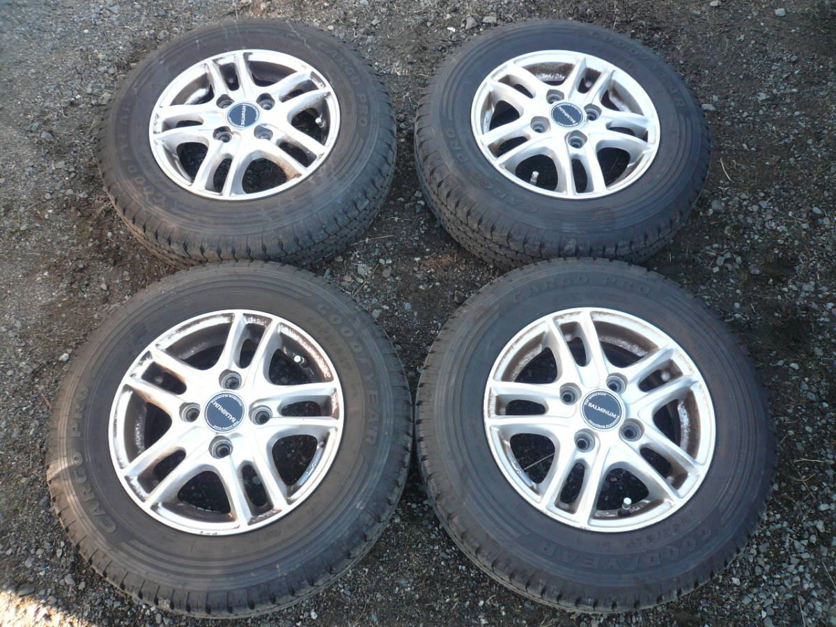 トラック バン 4ナンバー貨物 BSブリヂストンJWL-T GOODYEAR 145R12ハイゼットカーゴ エブリー サンバー アクティキャリーミニキャブ 黒 拍卖