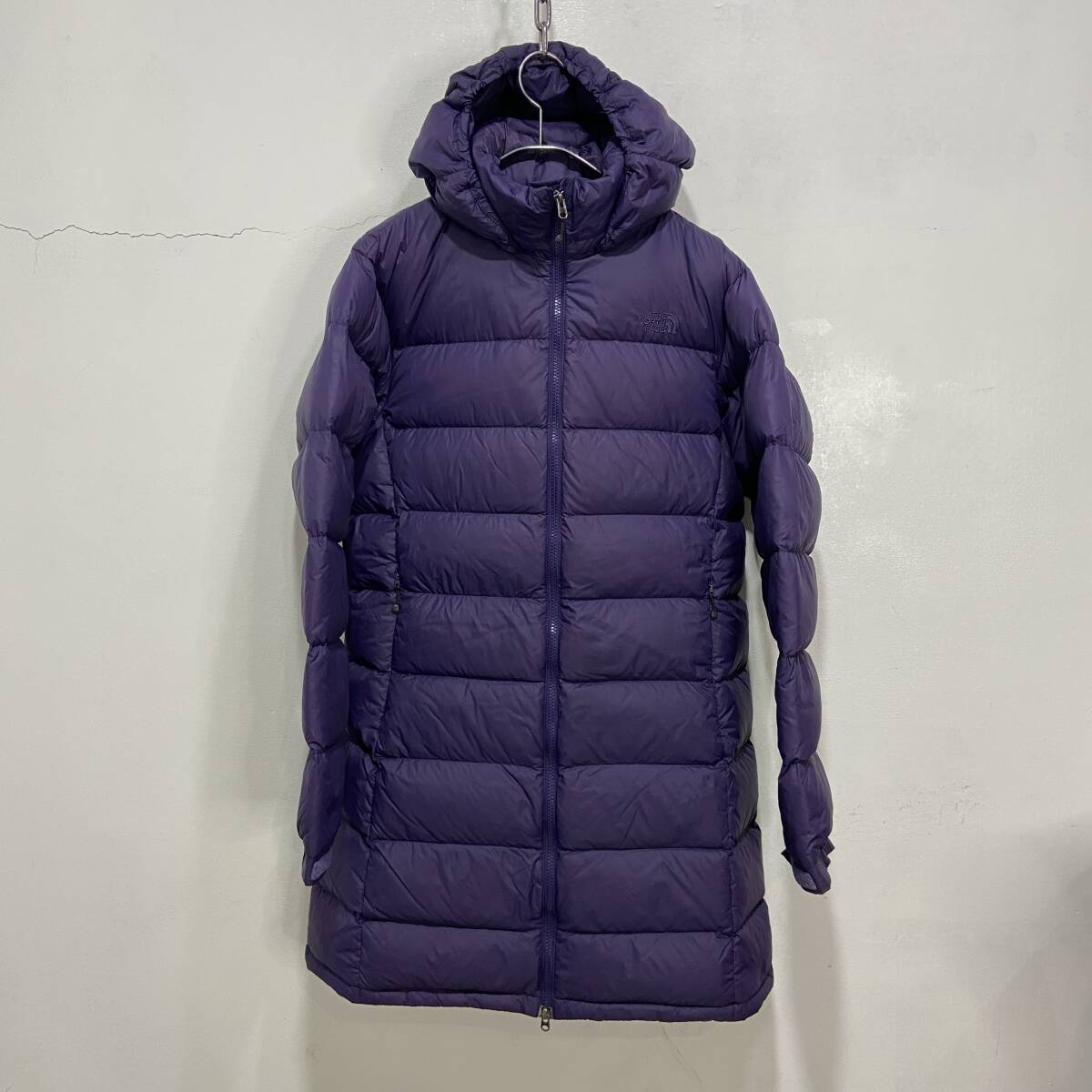 送料無料☆THENORTHFACE☆ノースフェイス☆ダウンコート☆ワンポイントロゴ☆アウトドア☆パープル☆レディースL☆B24M拍卖