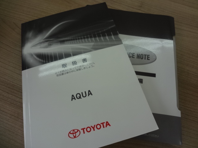 美品 TOYOTA AQUA 取扱説明書 トヨタ アクア R2020-00341拍卖