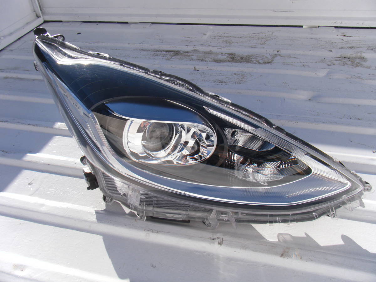 トヨタ アクア ヘッドライト 右 TL1拍卖