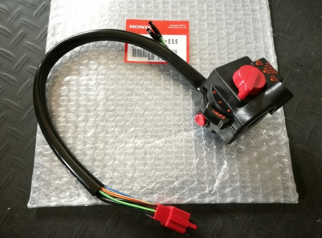 PAYPAY CB750F ( RC04 ) HONDA 純正 新品 右 スイッチ セル スターター 切る スイッチオン・オフスイッチ拍卖