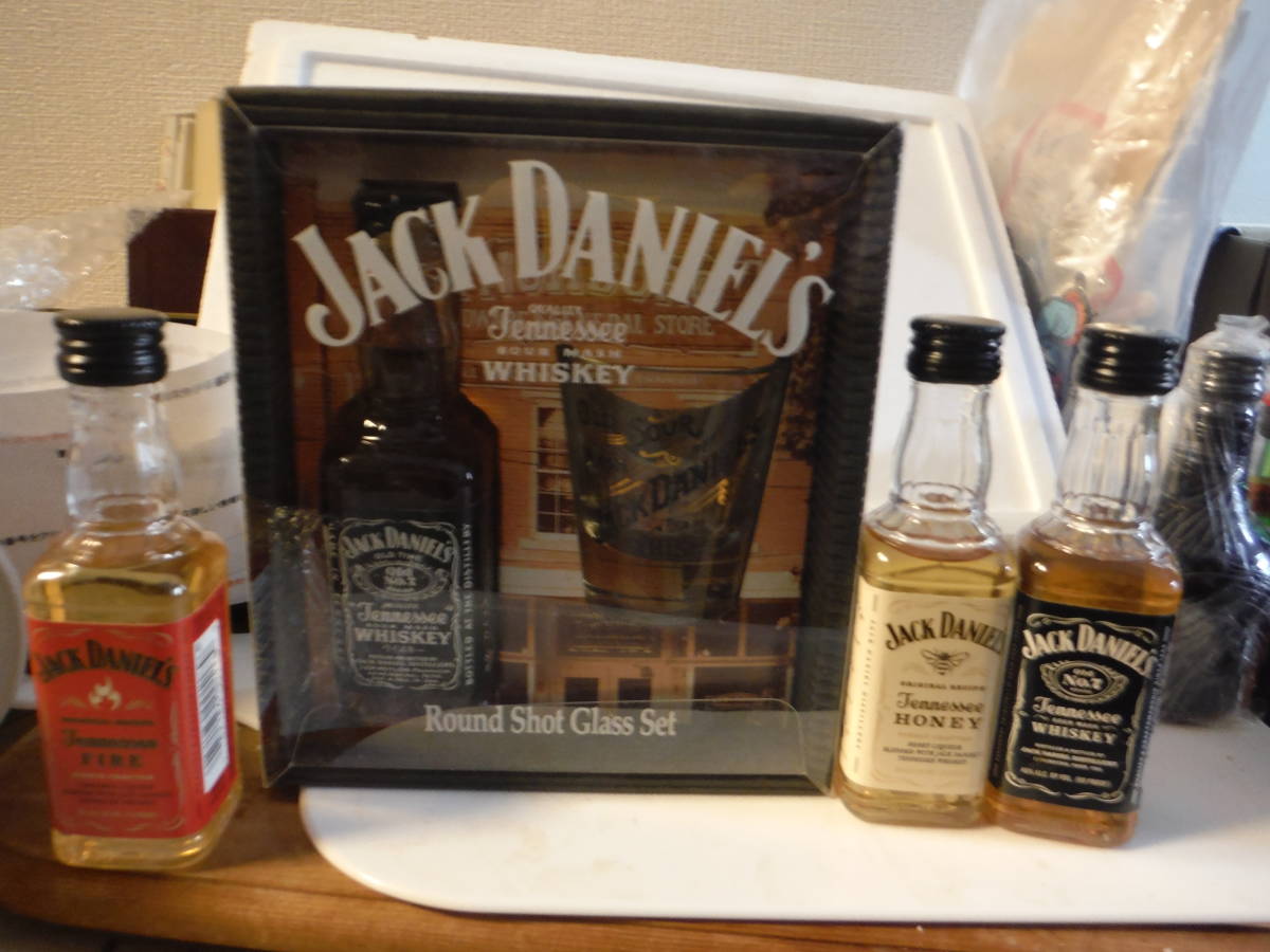 mmジャックミニ ラウンドショットグラスセット 50ml43% 3ジャックミニ 未開封            拍卖