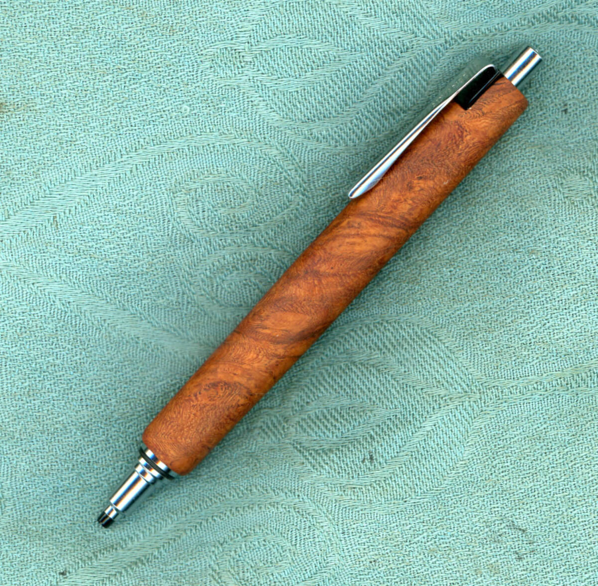 三菱鉛筆 クルトガ アドバンス、貴重な花梨瘤軸、0.5mm芯★KU58拍卖