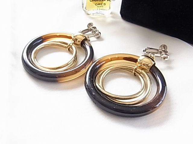 ビンテージ/ヴィンテージ べっこう調のカラー模様にゴールドトーン 3連フープ リング 輪っか 存在感 レトロ 素敵なイヤリング▽拍卖