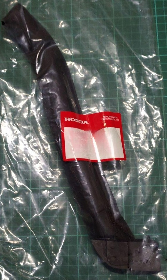 新品 純正品 HONDA ホンダ ウェザーストリップ Rセンターピラー 運転席側 ビート BEAT E-PP1拍卖