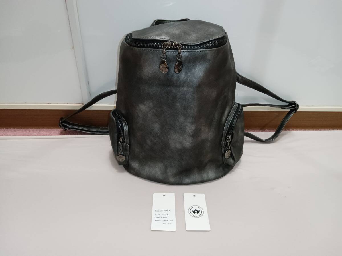 PHANUEL ファヌエル リュックサック バックパック シルバー系 PU:天然皮革に似せた人工素材 フェイクレザー ストーンカラー拍卖