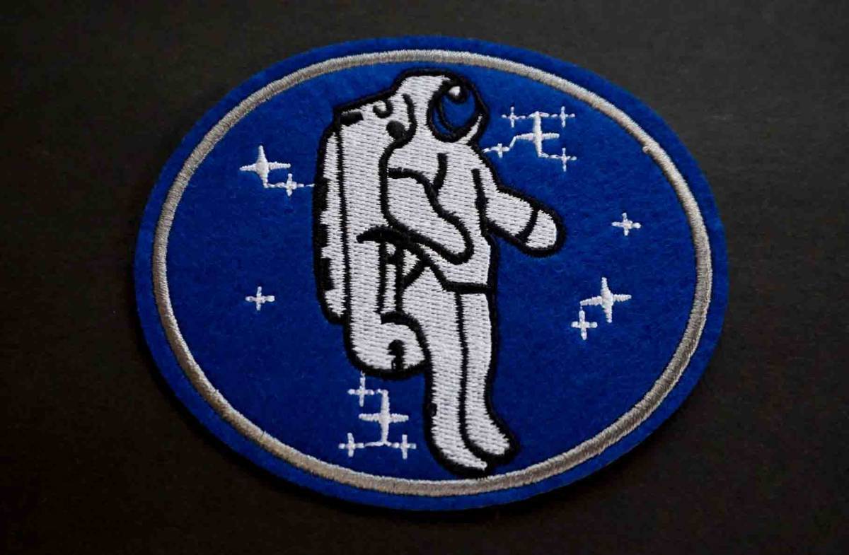 青楕円US萌宇宙飛行士【新品】『宇宙飛行士』■月 宇宙 惑星 刺繍ワッペン■USアニキャラ◆アメリカ■スカジャン ジャケット ミリタリー拍卖