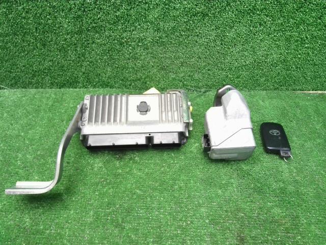 エスクァイア DBA-ZRR80G エンジンコンピューター 202 89661-28J90拍卖