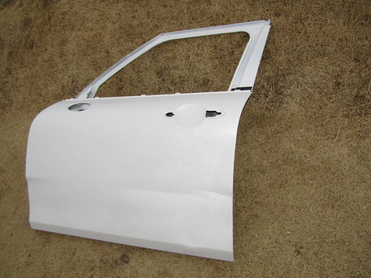 MINI F54 クラブマン 純正 左 フロントドア 左前 ドア パールホワイト ■■ 12032602拍卖